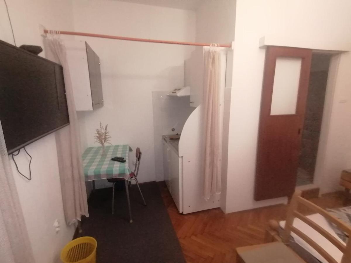 Marina Apartment End Rooms 벨라루카 외부 사진