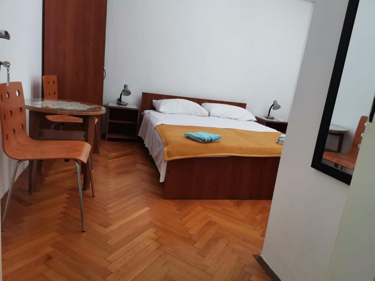 Marina Apartment End Rooms 벨라루카 외부 사진