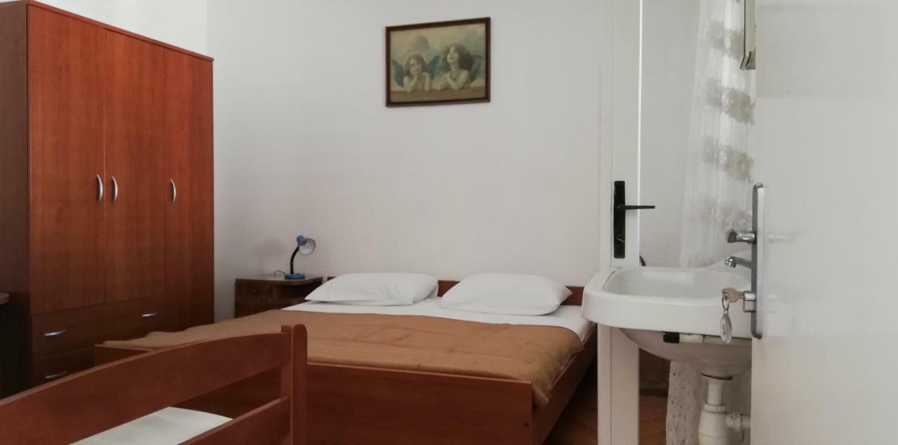 Marina Apartment End Rooms 벨라루카 외부 사진