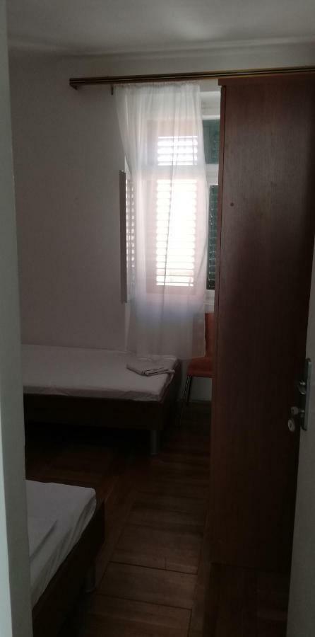 Marina Apartment End Rooms 벨라루카 외부 사진